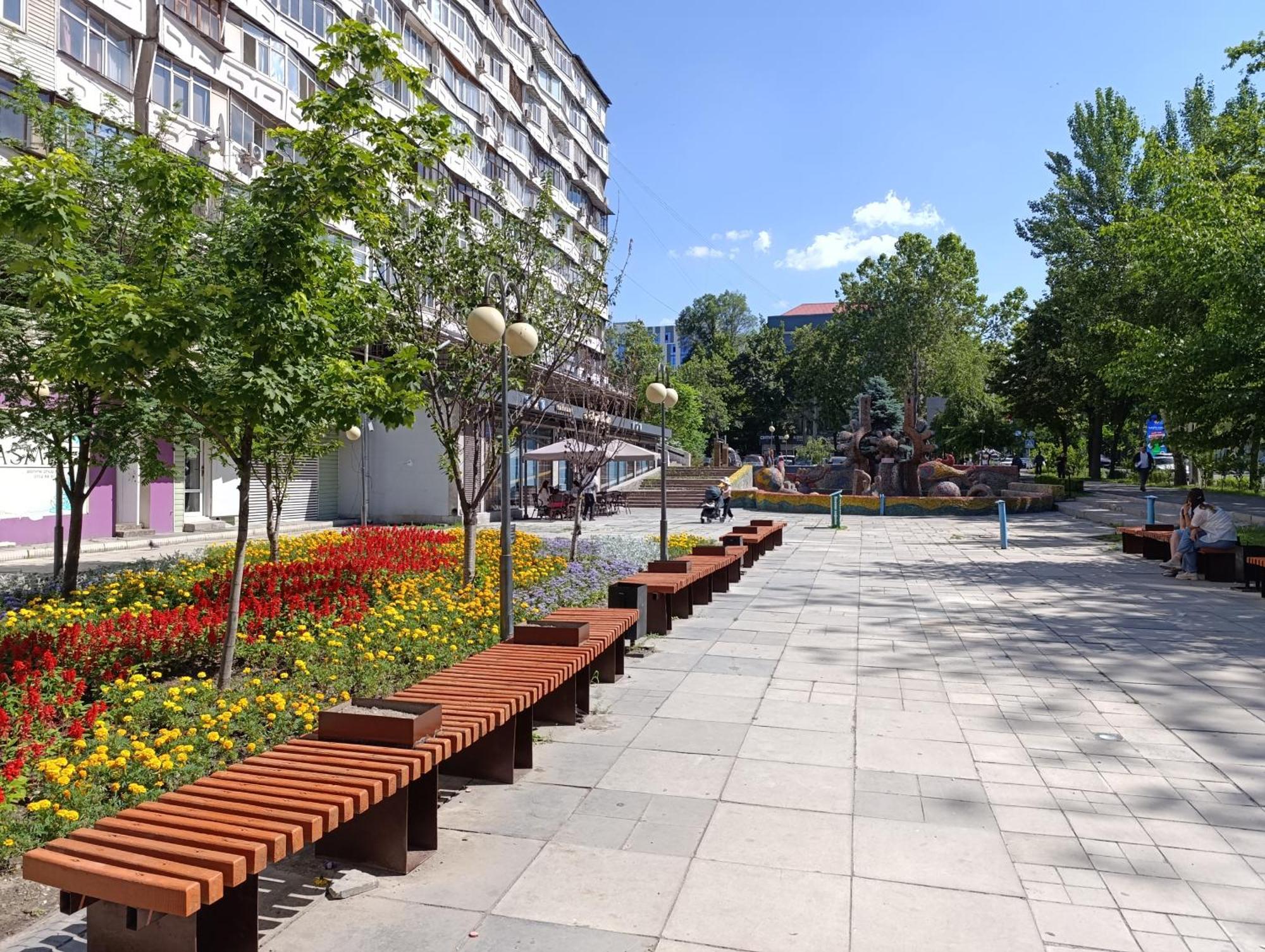 Aura On Abdrahmanova 145 Apartment Bishkek Bagian luar foto